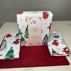 Twinkle Town Holiday Christmas Tablecloth with Napkins